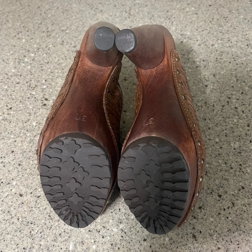 Zara Women’s Peep Hole Brown Leather Wooden Heel Size 37 - Picture 11 of 12